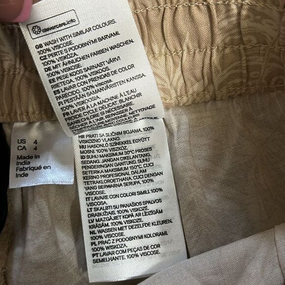 H&M Tan High rise Floral Print Lightweight Pants(Size 4) - Picture 5 of 7